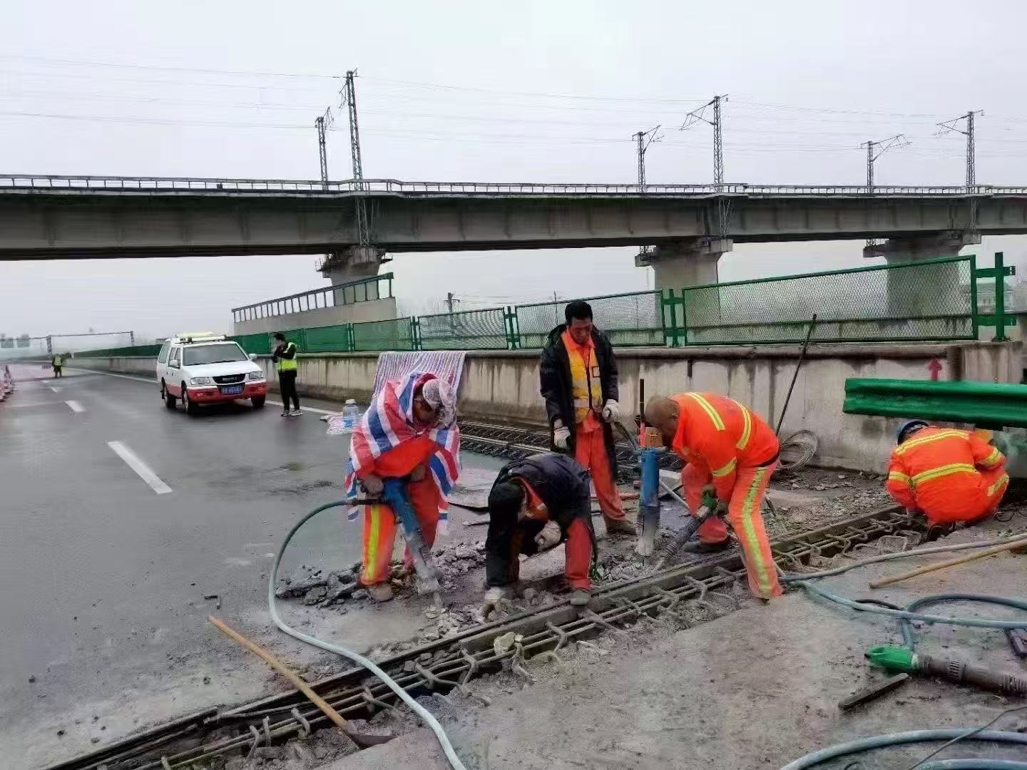 路桥桥梁伸缩缝抢修料